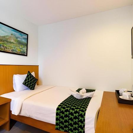 Hadi Poetra Hotel Kuta  Exterior photo