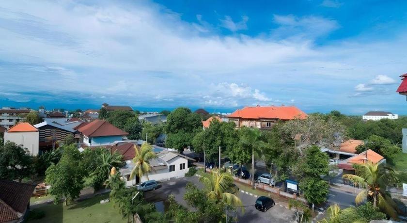 Hadi Poetra Hotel Kuta  Exterior photo