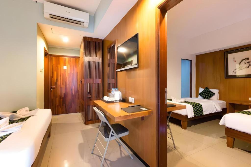 Hadi Poetra Hotel Kuta  Exterior photo